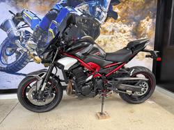 2025 Kawasaki Z900 (ZR900) Grey