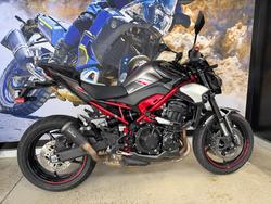 2025 Kawasaki Z900 (ZR900) Grey