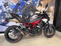 2025 Kawasaki Z900 (ZR900) Grey