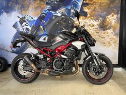 2025 Kawasaki Z900 (ZR900) Grey