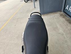 2024 Triumph SPEED 400 Red