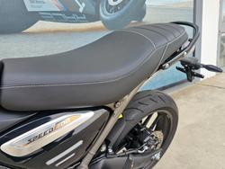 2024 Triumph SPEED 400 Red