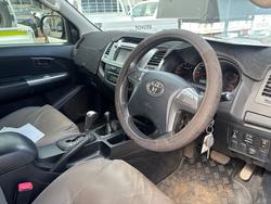 2014 Toyota Hilux HILUX 4x4 3.0L T/D D/C A/T SR5 1R77200 002 Tidal Blue