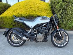 Husqvarna Svartpilen 401