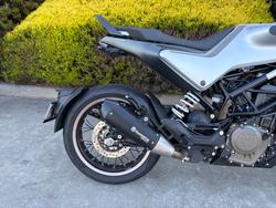 2021 Husqvarna SVARTPILEN 401