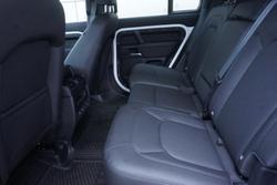 2025 Land Rover Defender 110 D350 X-Dynamic SE