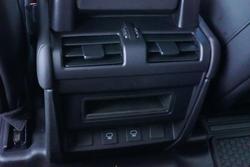 2025 Land Rover Defender 110 D350 X-Dynamic SE