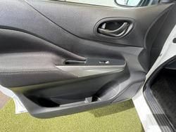 2021 Nissan Navara SL