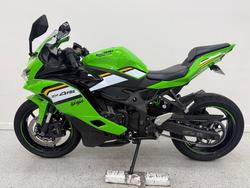 2025 Kawasaki NINJA 400 ZX-4RR KRT Green