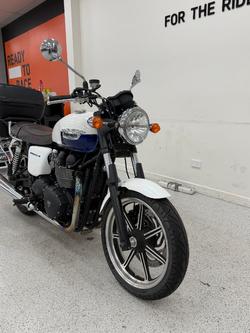 2014 Triumph BONNEVILLE T100 Blue