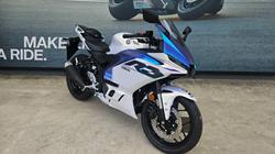 2025 Yamaha YZF-R3 White