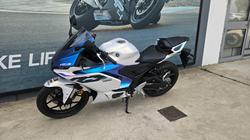2025 Yamaha YZF-R3 White