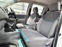 2006 Toyota Hilux SR5 KUN26R MY07 4X4 Glacier White