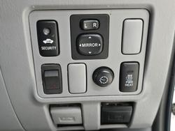 2006 Toyota Hilux SR5 KUN26R MY07 4X4 Glacier White