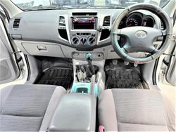 2006 Toyota Hilux SR5 KUN26R MY07 4X4 Glacier White