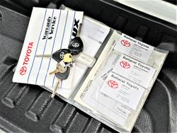 2006 Toyota Hilux SR5 KUN26R MY07 4X4 Glacier White