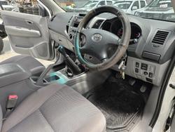 2006 Toyota Hilux SR5 KUN26R MY07 4X4 Glacier White