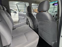 2006 Toyota Hilux SR5 KUN26R MY07 4X4 Glacier White