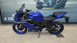2025 Yamaha YZF-R3 Blue