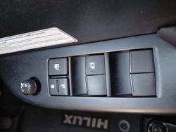 2020 Toyota Hilux SR