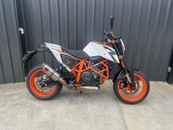 2015 KTM 690 Duke R