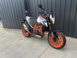 2015 KTM 690 Duke R