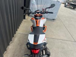 2015 KTM 690 Duke R