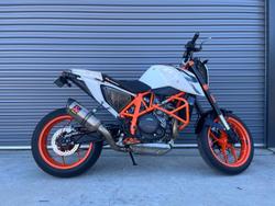 KTM 690 Duke R