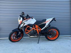 2015 KTM 690 Duke R Duke White