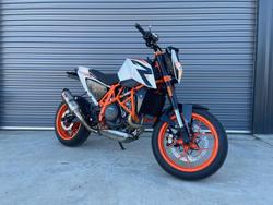 2015 KTM 690 Duke R Duke White