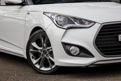 2016 Hyundai Veloster SR Turbo +