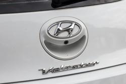 2016 Hyundai Veloster SR Turbo +