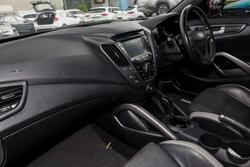 2016 Hyundai Veloster SR Turbo +