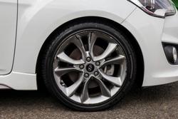 2016 Hyundai Veloster SR Turbo +