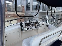 1996 Caribbean 28 FLYBRIDGE CRUISER