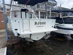 1996 Caribbean 28 FLYBRIDGE CRUISER