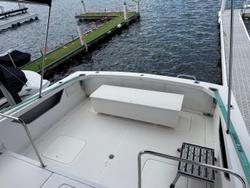 1996 Caribbean 28 FLYBRIDGE CRUISER
