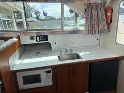 1996 Caribbean 28 FLYBRIDGE CRUISER