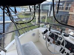 1996 Caribbean 28 FLYBRIDGE CRUISER