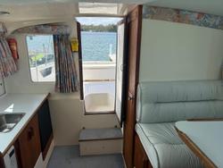 1996 Caribbean 28 FLYBRIDGE CRUISER
