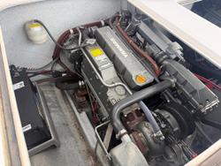 1996 Caribbean 28 FLYBRIDGE CRUISER