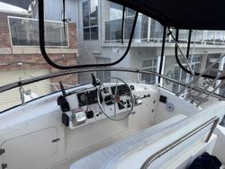 1996 Caribbean 28 FLYBRIDGE CRUISER