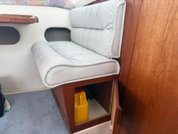 1996 Caribbean 28 FLYBRIDGE CRUISER