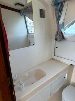 1996 Caribbean 28 FLYBRIDGE CRUISER