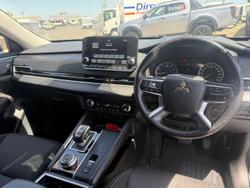 2021 Mitsubishi Outlander LS