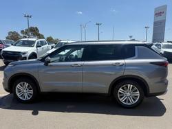 2021 Mitsubishi Outlander LS