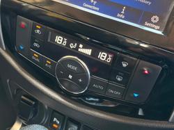 2023 Nissan Navara ST-X