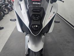 2025 Suzuki GSX-8R (GSX800FRQ) SILVER
