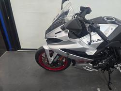 2025 Suzuki GSX-8R (GSX800FRQ) SILVER
