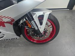 2025 Suzuki GSX-8R (GSX800FRQ) SILVER